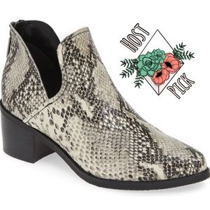 ✨HP!✨ Blondo waterproof Eliza snakeskin bootie